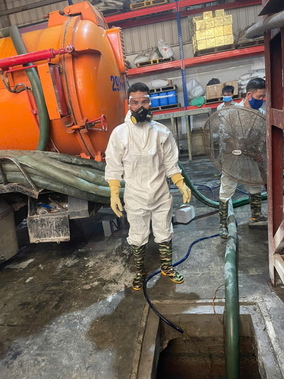 Dấu hiệu bồn cầu thoát chậm do hầm cầu đầy